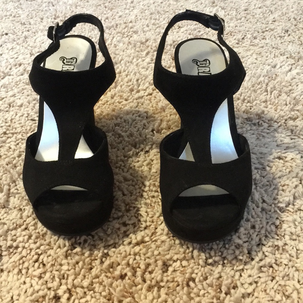 super cute and comfortable brash wedges!